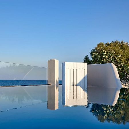 Incognito Beach Villa Santorini Kamári Buitenkant foto