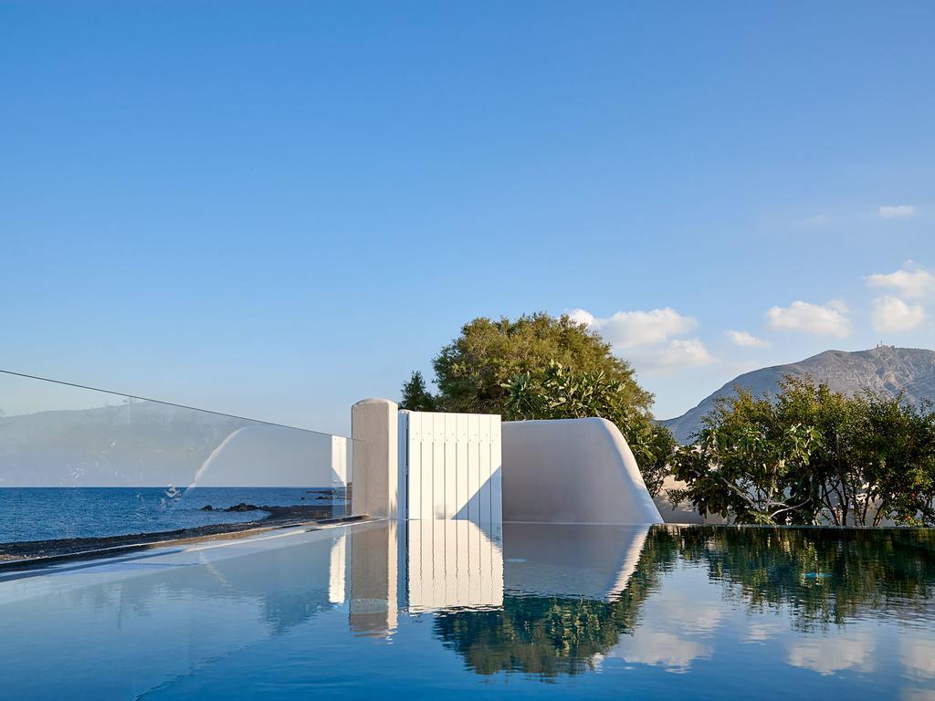 Incognito Beach Villa Santorini Kamári Buitenkant foto