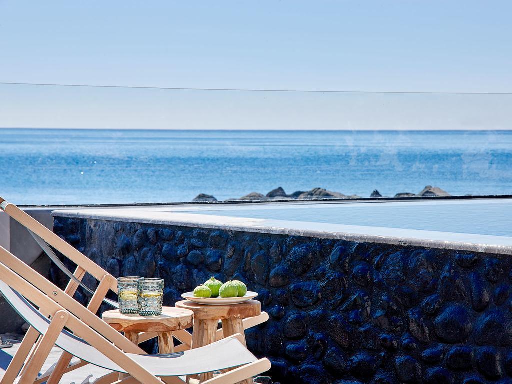Incognito Beach Villa Santorini Kamári Buitenkant foto
