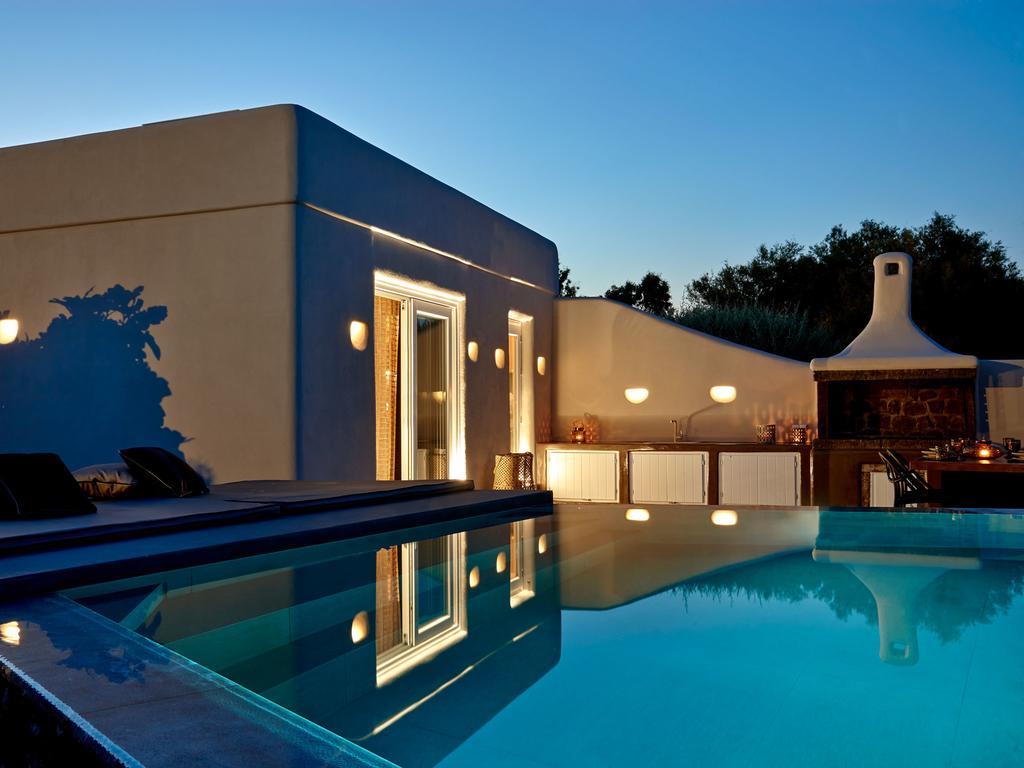 Incognito Beach Villa Santorini Kamári Buitenkant foto