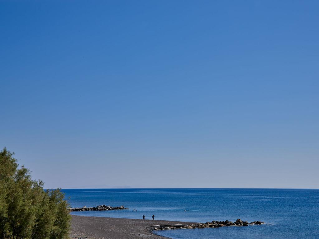 Incognito Beach Villa Santorini Kamári Buitenkant foto